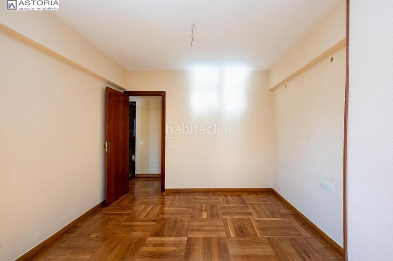 Foto 183dd680-1fa7-4ae7-8ab9-dc0c52b32e94. Pis a avenida de la constitucion 18 a Plaza de Toros Granada