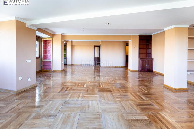 Foto 4fe07448-eaee-4000-a835-ff9f975e4661. Pis a avenida de la constitucion 18 a Plaza de Toros Granada