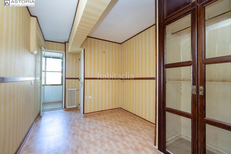 Foto 52d52a23-28da-4dcd-b3f8-915c2b98d4ac. Pis a avenida de la constitucion 18 a Plaza de Toros Granada