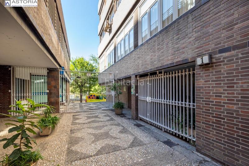 Foto a307de4a-b03d-4e89-ac3e-7b0a37588d54. Pis a avenida de la constitucion 18 a Plaza de Toros Granada