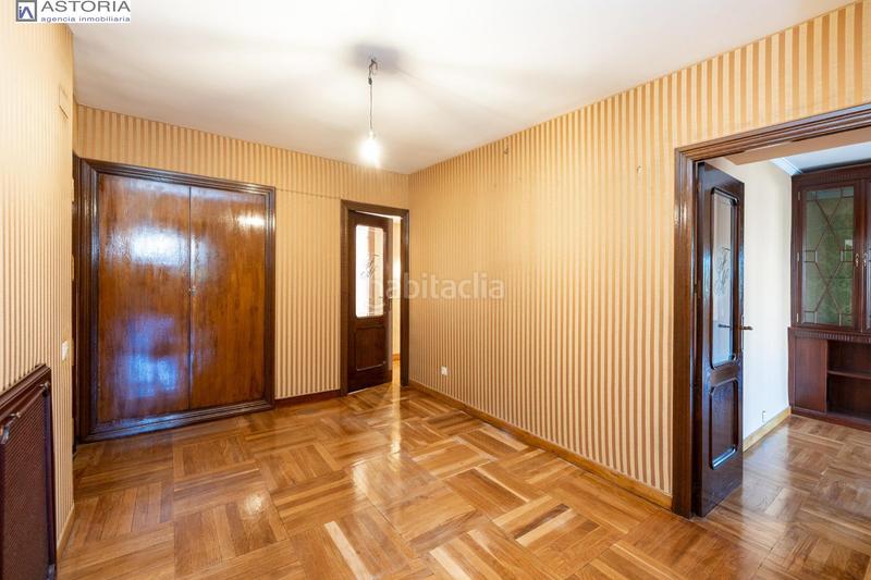 Foto ac083d7b-6b74-4ef3-a6f9-56dbafc3af3a. Pis a avenida de la constitucion 18 a Plaza de Toros Granada