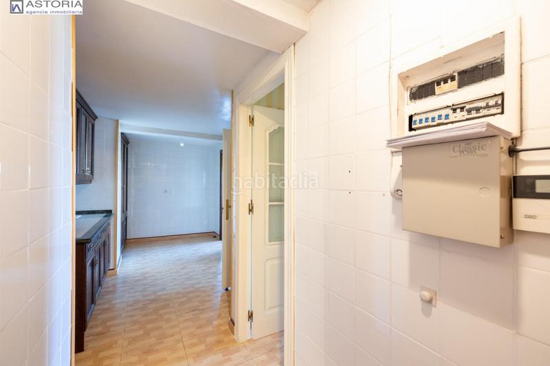 Foto d63e9b15-9257-4246-82e2-52c619e0a226. Pis a avenida de la constitucion 18 a Plaza de Toros Granada