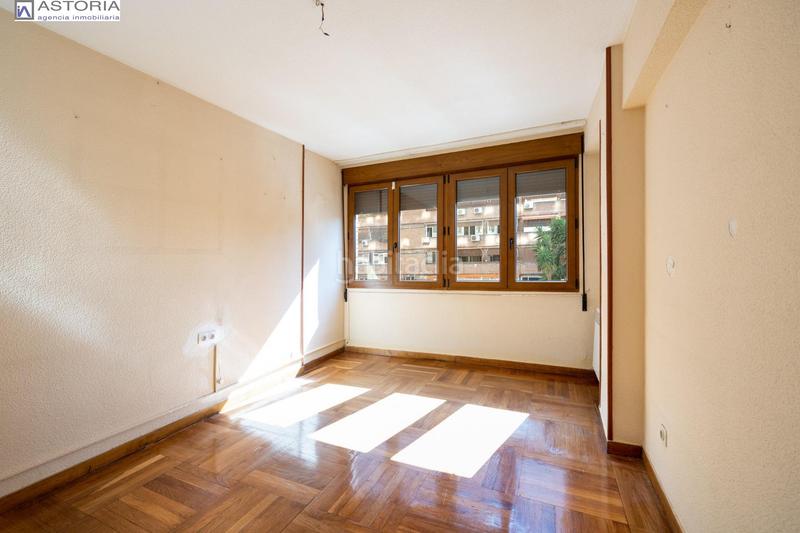 Foto e0aab94e-8be6-4f1a-a66c-205908a58db3. Pis a avenida de la constitucion 18 a Plaza de Toros Granada