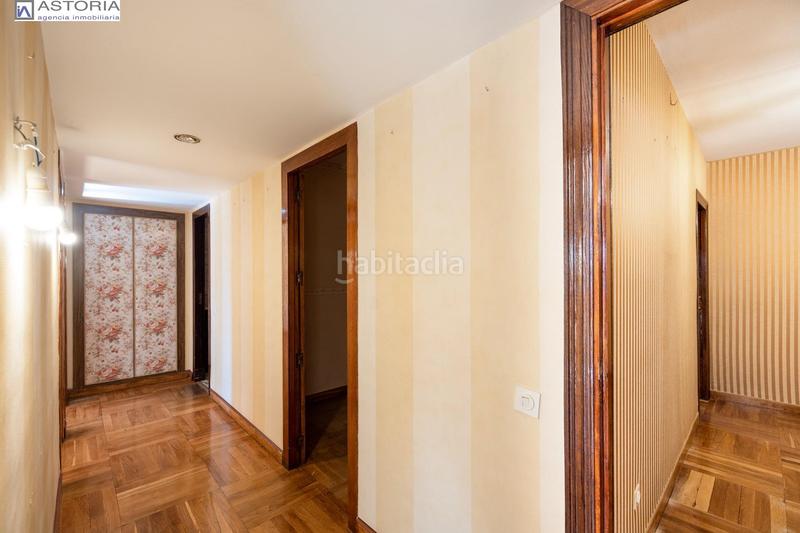 Foto e172461b-346f-4139-99f3-538b534f01a3. Pis a avenida de la constitucion 18 a Plaza de Toros Granada