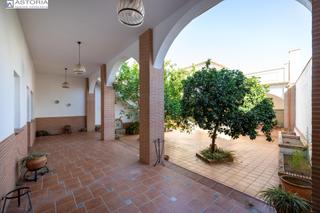 Casa adossada a Calle leones 16. Oportunidad de compra en albolote.