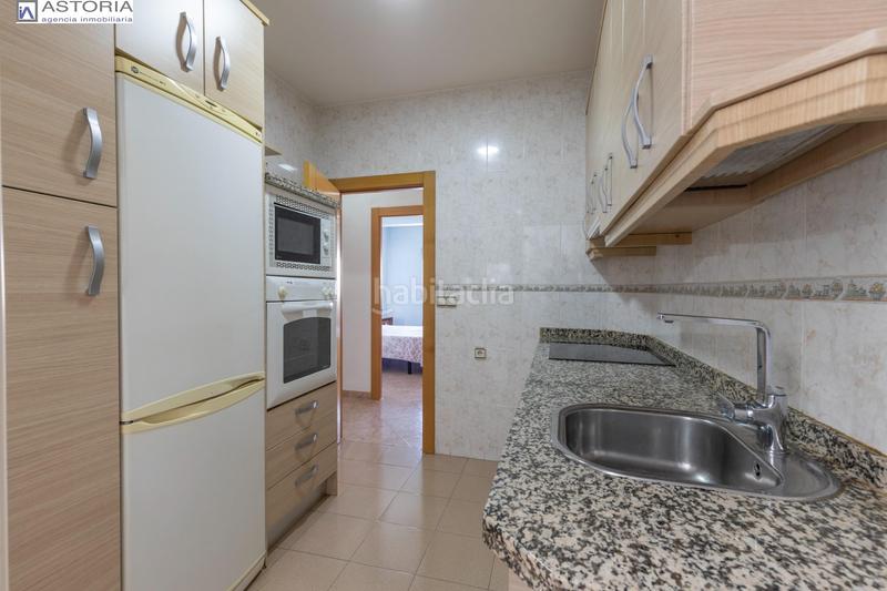 Foto 2a9e50be-9b79-4c70-8c7a-e9f1bf99b55d. Piso estupendo piso junto al metro en Maracena