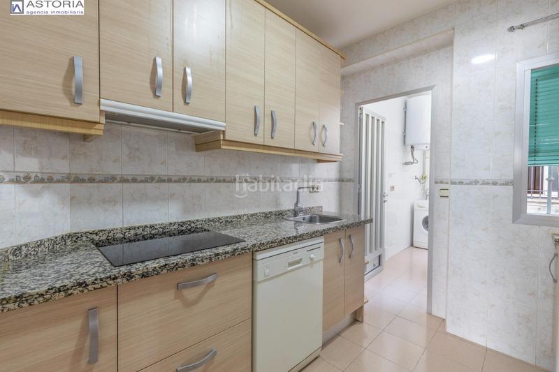 Foto 6bb58069-aa27-4c07-b0d2-0d5fb09a1e0f. Piso estupendo piso junto al metro en Maracena