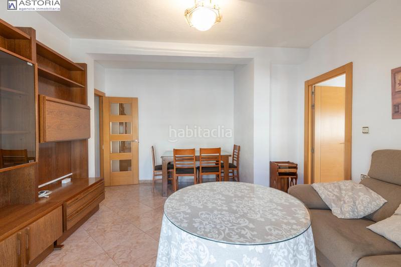Foto 841ec33a-bd4a-48bc-b262-f44604c5a68e. Piso estupendo piso junto al metro en Maracena