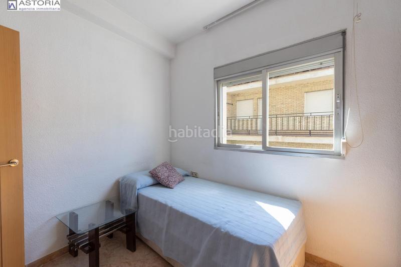 Foto 9936dd3d-93fa-4651-8e28-96e099c1f194. Piso estupendo piso junto al metro en Maracena