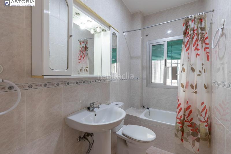 Foto ca6c499b-99a8-46c4-a5f1-5bfdf2fefc27. Piso estupendo piso junto al metro en Maracena