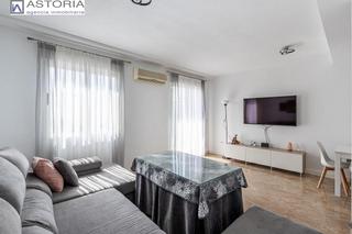 Casa adossada a Calle de manuel de falla 10. Tu casa ideal te espera en los ogíjares! tranquilidad, vistas y