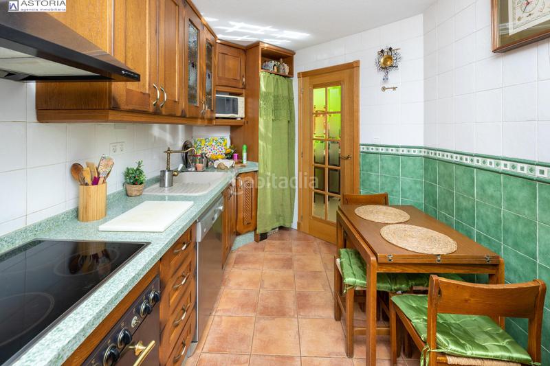 Foto 0a2fe4eb-0712-44db-8b54-2fc76a48d588. Piso tu nuevo hogar en la avenida de la constitucion en Granada