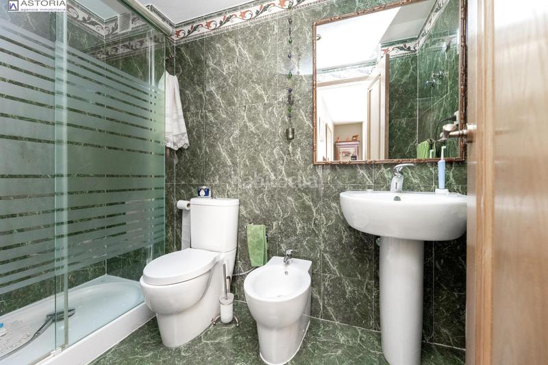 Foto fe43febf-df0d-40e8-85f6-daa0a951f647. Piso tu nuevo hogar en la avenida de la constitucion en Granada