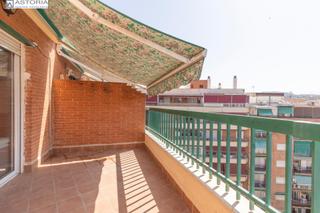 Àtic  Calle arabial. Espectacular ático reformado en granada con terraza y vistas a s