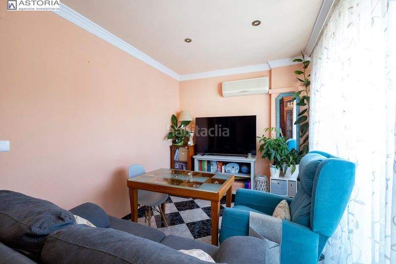 Foto beaa9fd2-82f1-493e-bda2-0e579a16a942. Pis a Barrio de Zaidín Granada