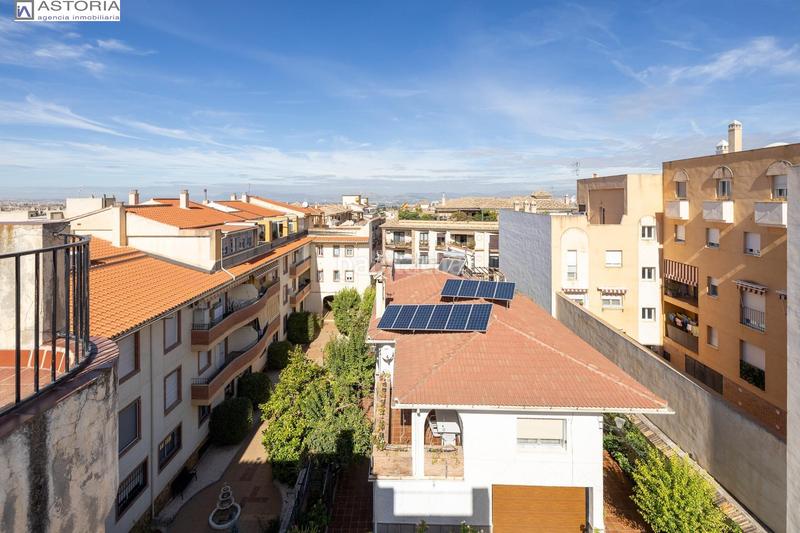 Foto 193c2093-1a75-44ed-9efa-afedd5dbf784. Penthouse in calle garcia lorca 20 in La Zubia Ciudad Zubia (La)