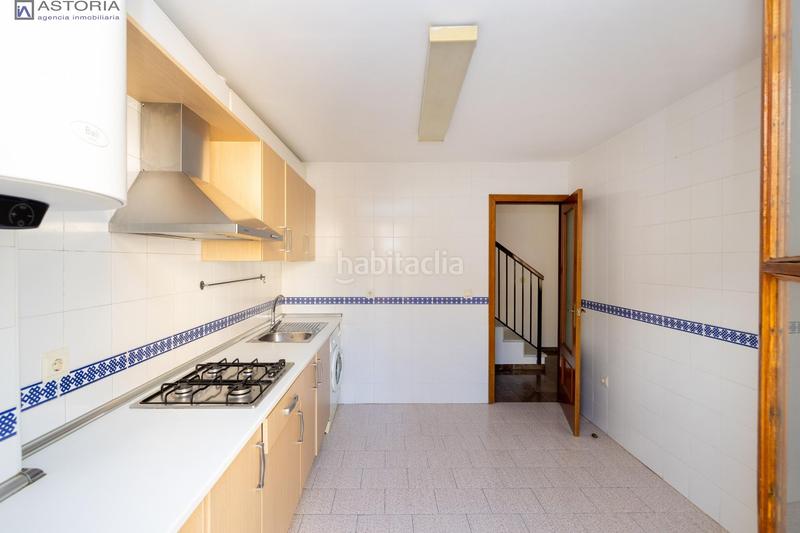 Foto ea85a143-5abe-4cce-8e79-47e8d97c1922. Penthouse in calle garcia lorca 20 in La Zubia Ciudad Zubia (La)