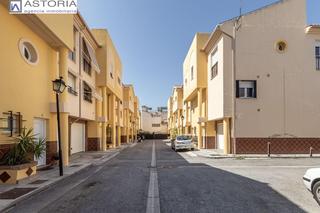Casa adossada  Calle de manuel de falla. Tu casa ideal te espera en los ogjares! tranquilidad, vistas y