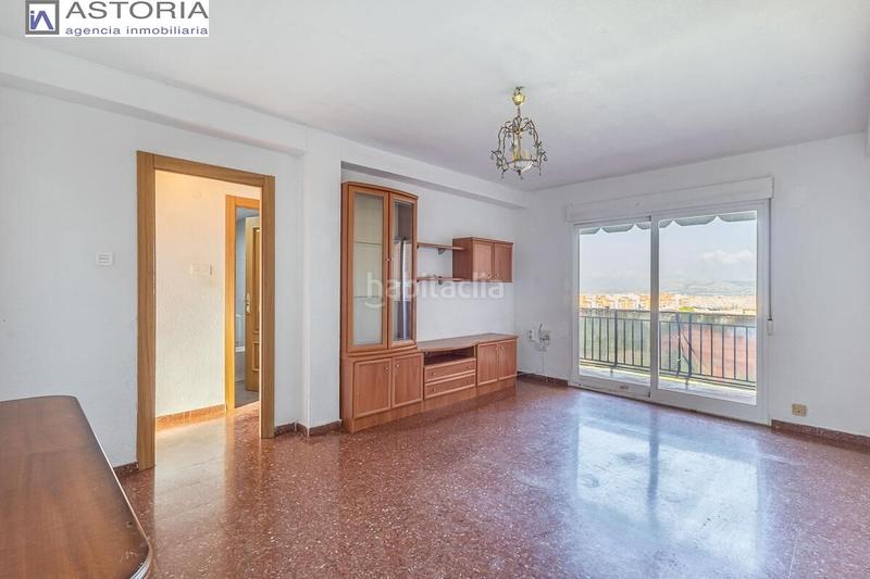 Foto e968913f-d3bf-443e-a4eb-24c7ba2cd419. Etagenwohnung in calle fray juan sanchez cotan 8 in Granada