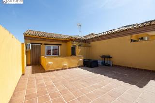 Penthouse  Calle eras altas 5. Ático luminoso con gran terraza en la zubia y plaza de garaje