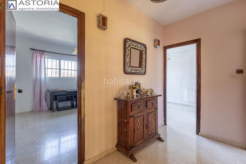 Foto 453644d7-3247-4288-8be6-e4ebfabde435. Chalet mit parking pool in La Zubia Ciudad Zubia (La)