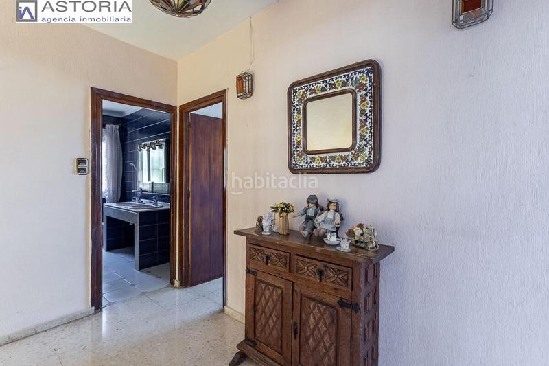 Foto dd498c6e-5763-4429-ac75-785a1925b1ed. Chalet mit parking pool in La Zubia Ciudad Zubia (La)