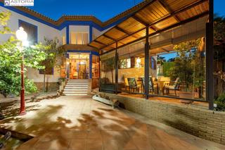 Chalet  Paseo paseo de la cueva, 7. Espectacular chalet en el campo de golf de las gabias