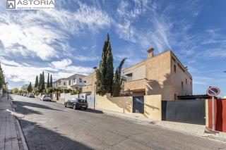 Casa  Calle cosmos. Gran casa en monachil