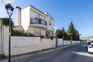 Xalet  Calle abeto (loma verde). Chalet independiente en esquina loma verde
