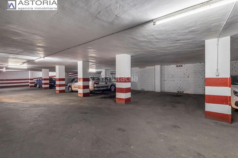 Foto 2c92f680-145b-41bb-8bd1-2f8e2849d0b5. Parking coche en calle cisne 22 garaje en calle cisne Pajaritos en Granada