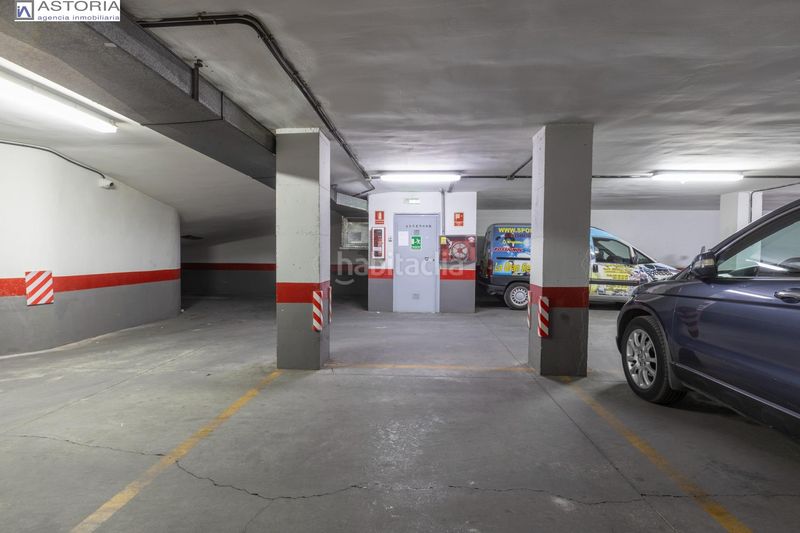 Foto 720399d7-5ef6-4b8b-b93f-0946a0f7f2ad. Aparcament cotxe a Fígares Granada