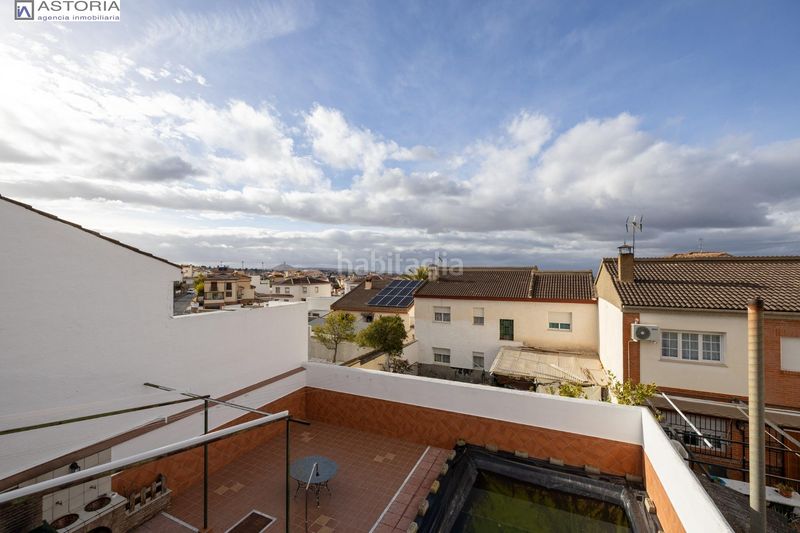 Foto 47ae6a64-3389-49b6-b86a-1d8fa308a413. Casa aparellada amb aparcament piscina a La Zubia Ciudad Zubia (La)