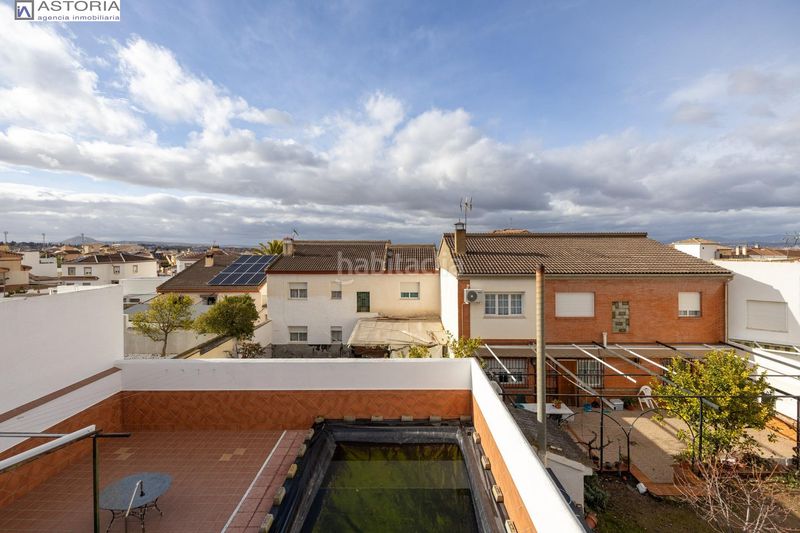 Foto bed9f248-7d36-4e97-b926-5baf082d6f07. Casa aparellada amb aparcament piscina a La Zubia Ciudad Zubia (La)