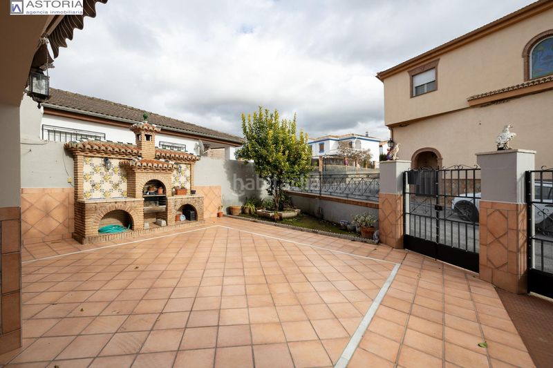 Foto d8e59c20-a8df-4437-bfed-a10758b34b51. Casa aparellada amb aparcament piscina a La Zubia Ciudad Zubia (La)