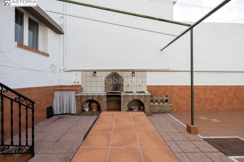 Foto f3bb044a-c3b1-41e0-aaa1-8b54ac962b11. Casa aparellada amb aparcament piscina a La Zubia Ciudad Zubia (La)
