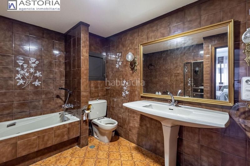 Foto bcd377ef-ef5b-4f5d-8fe8-3f90b245133d. Pis a San Ildefonso Granada