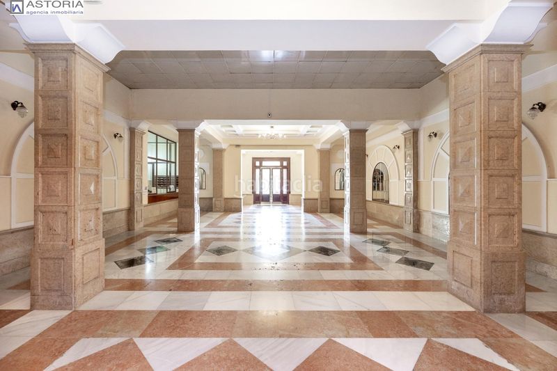 Foto 551a85cc-7b9e-495b-9d20-37d9633ffeb9. Piso gran vivienda en plaza los campos 7 habitaciones en Granada