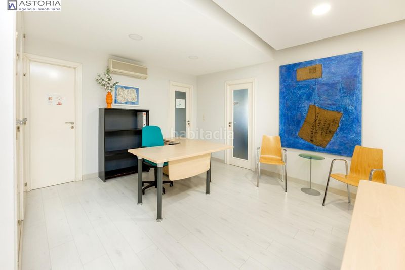 Foto d7284816-9415-4bd4-b01b-92197dad27e6. Piso gran vivienda en plaza los campos 7 habitaciones en Granada