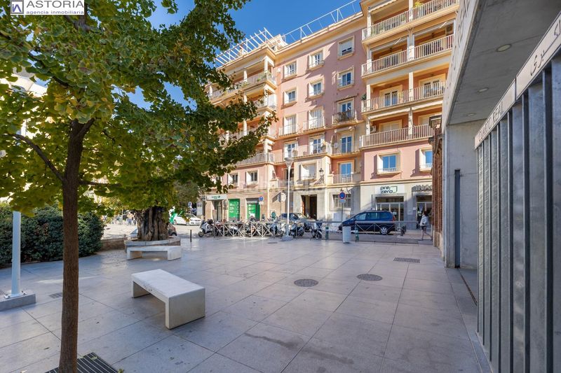 Foto fe50884c-fd23-4cbc-a200-2de835ab1b86. Piso gran vivienda en plaza los campos 7 habitaciones en Granada