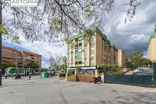 Pis  Calle arquitecto jimenez lacal. Magnífico piso en venta en la zona de mondragones, granada!
