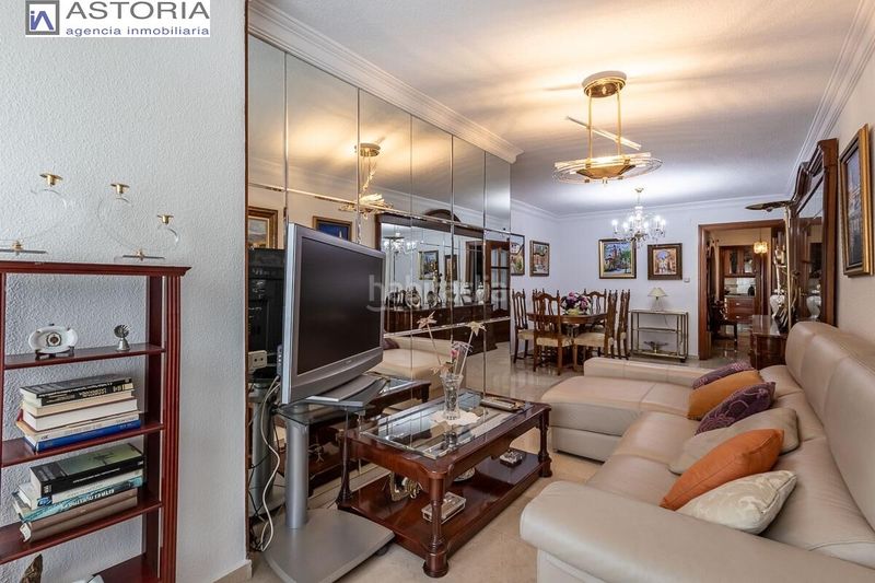 Foto 37864c07-3ad0-4efb-871c-5d9573cbac6c. Pis amb aparcament a Pajaritos Granada