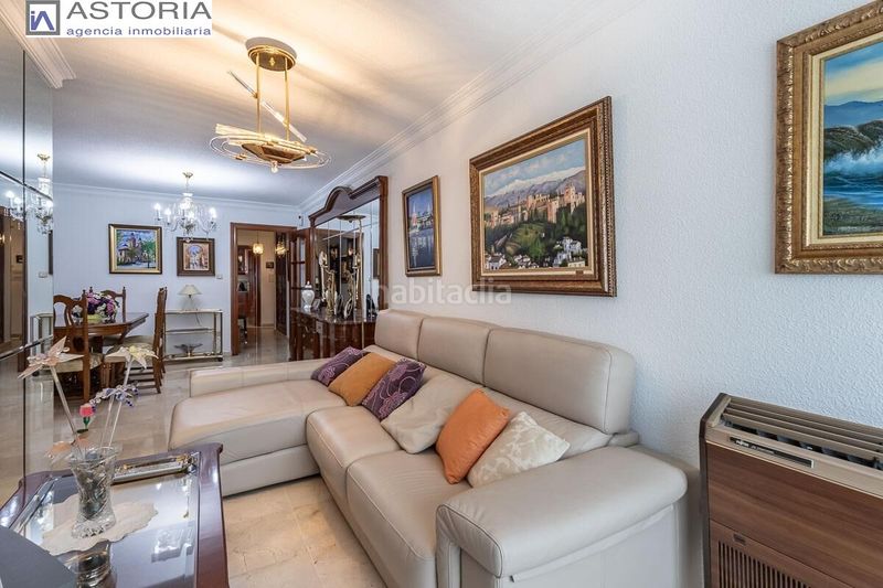 Foto 5100bc85-49b3-4670-a4b1-a473ad0093f1. Pis amb aparcament a Pajaritos Granada