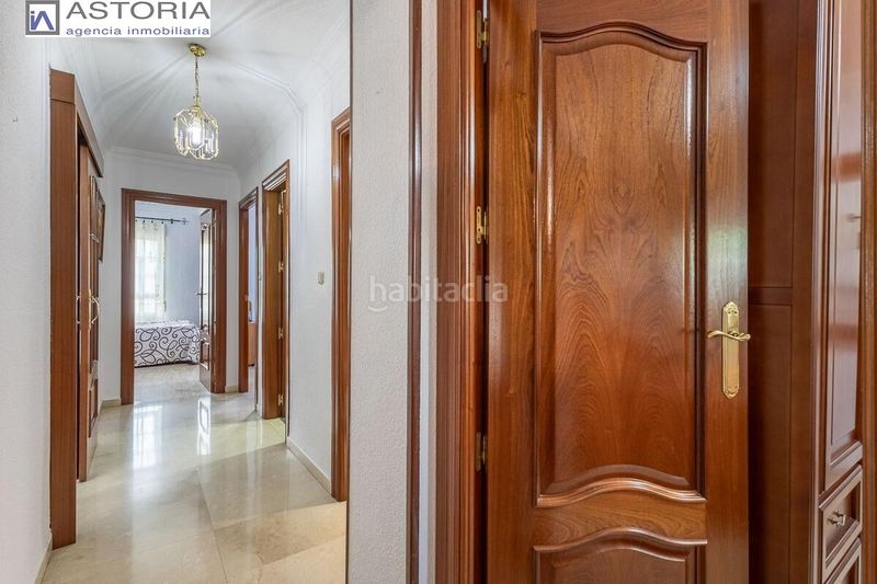 Foto c292066a-6b24-40d2-80ce-43cbcec73bfa. Pis amb aparcament a Pajaritos Granada