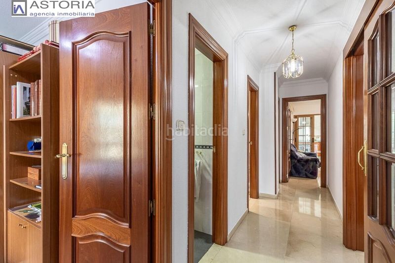 Foto c740d11d-bd34-4eff-9c31-e1eb982f97d7. Pis amb aparcament a Pajaritos Granada