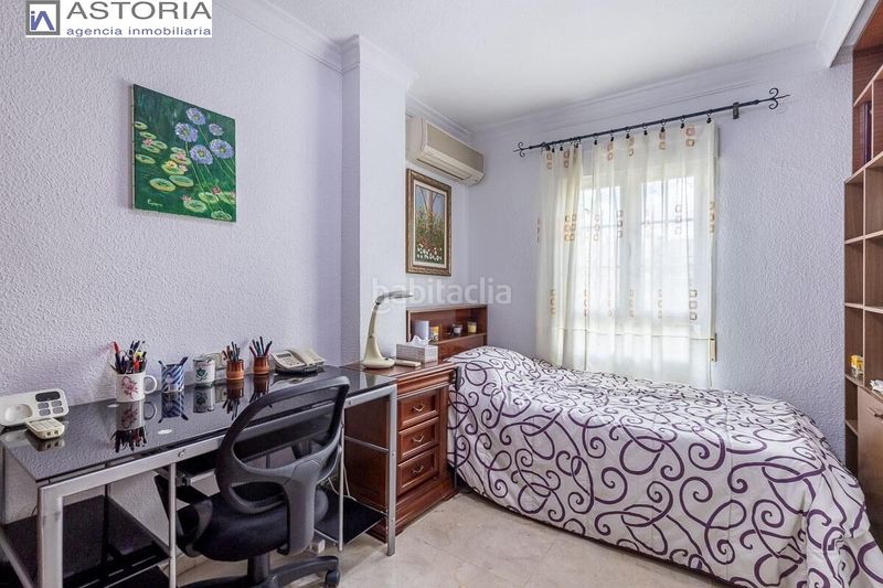 Foto edea41fb-99fd-4b9a-8dcb-1f7d11365ffc. Pis amb aparcament a Pajaritos Granada