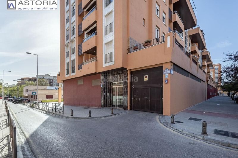 Foto a529deab-6e4b-42ce-a0b7-879b69b6c668. Aparcament cotxe a San Francisco Javier Granada