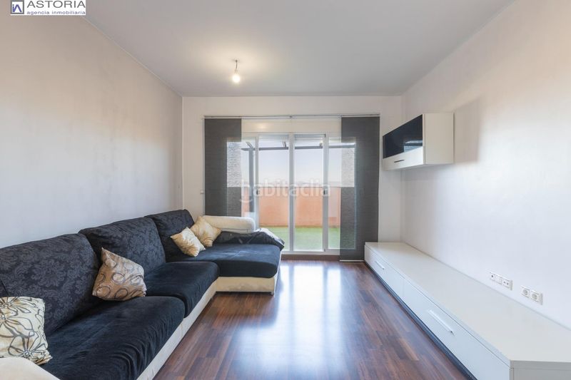 Foto 00dd2d1c-9dea-4ff2-823c-ff5c5d432e7b. Piso  con cochera en Barrio de la Vega Monachil