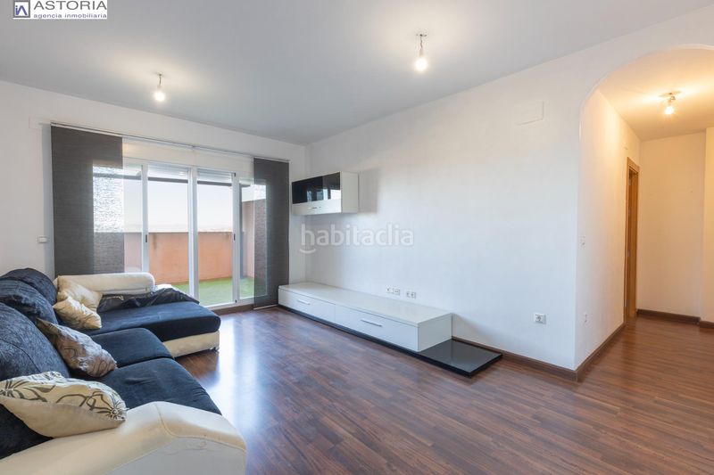 Foto 468d4f61-c085-4f5a-8105-17450bc8fc65. Piso  con cochera en Barrio de la Vega Monachil