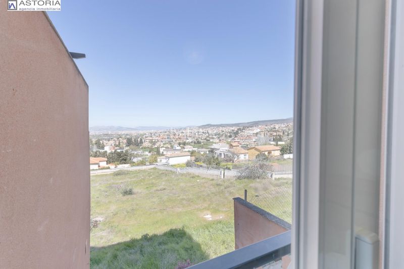 Foto 8da0cc50-2f80-4352-86e8-afac9601379b. Piso  con cochera en Barrio de la Vega Monachil