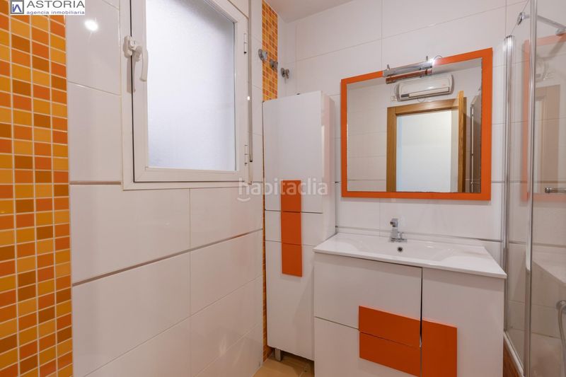 Foto e4b00cb3-1655-4a45-ae5d-af6e62aa0ae3. Piso  con cochera en Barrio de la Vega Monachil